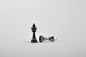 Meer-invloed-zo-krijg-je-bijna-alles-voor-elkaar-by-Sebastian-Voortman-battle-black-board-game-chess-411207